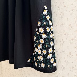 画像13: デイジーをそっと閉じこめたジャンパースカート